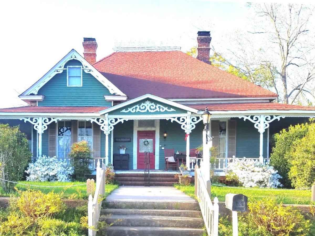 Holly House Of Hamilton Bed & Breakfast Екстериор снимка