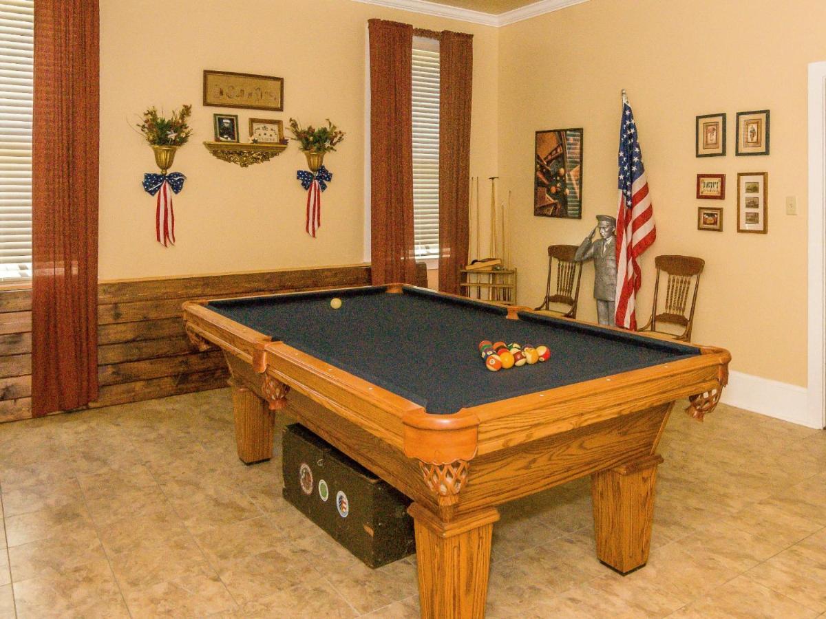 Holly House Of Hamilton Bed & Breakfast Екстериор снимка