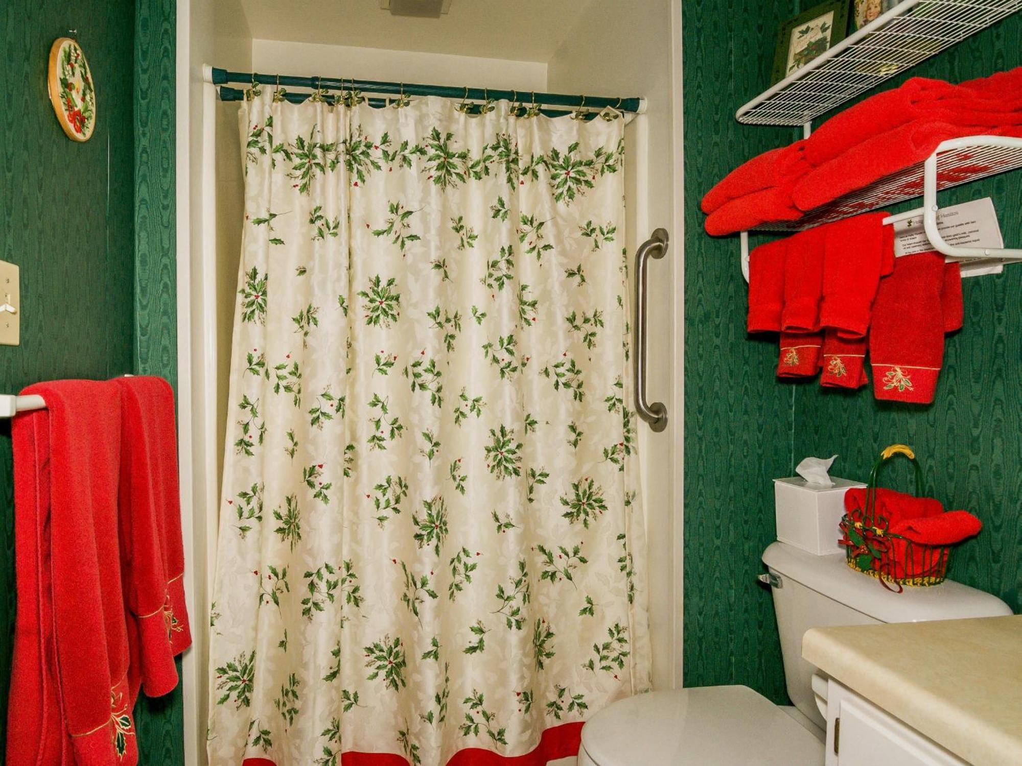 Holly House Of Hamilton Bed & Breakfast Стая снимка