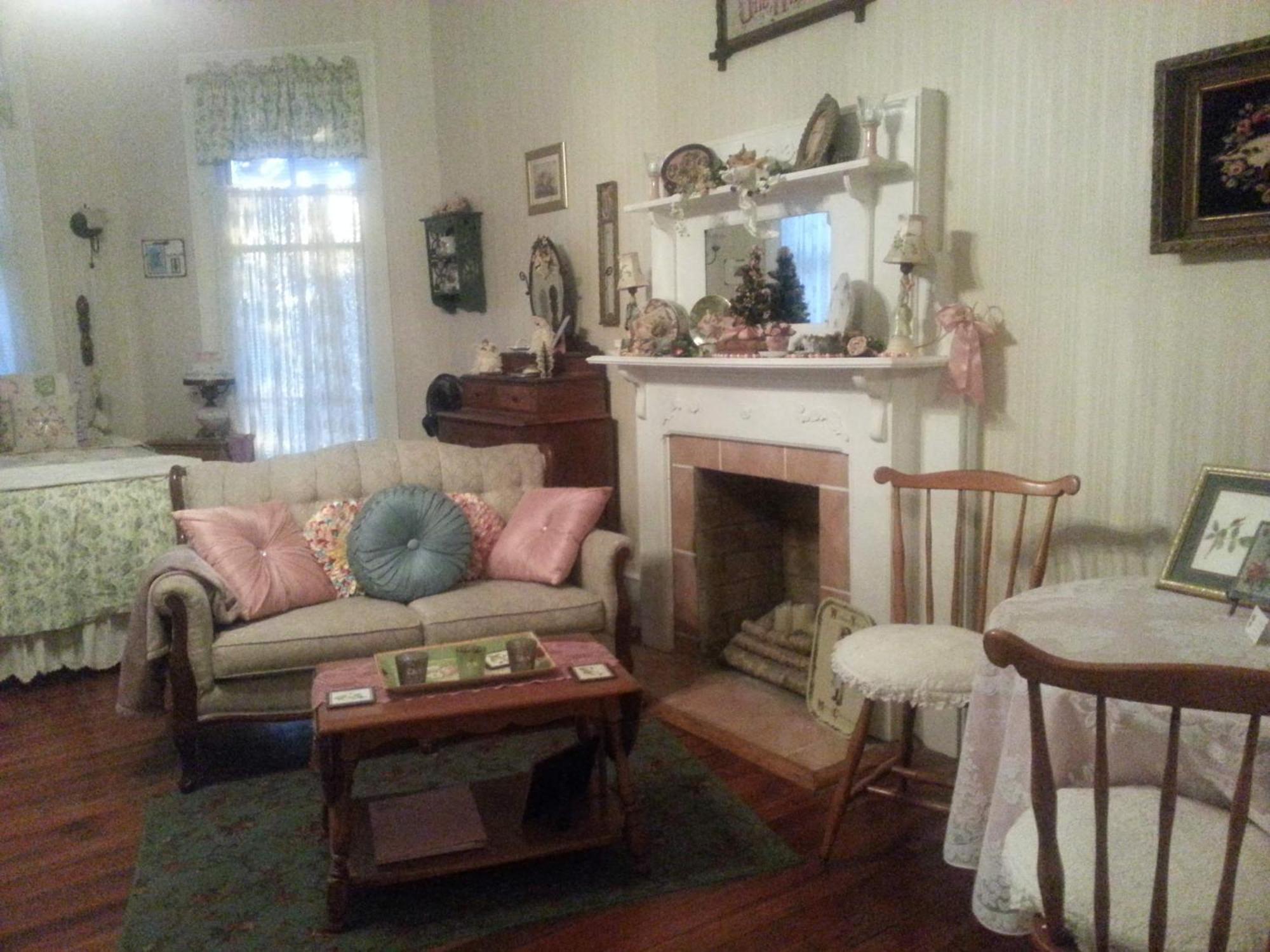 Holly House Of Hamilton Bed & Breakfast Стая снимка