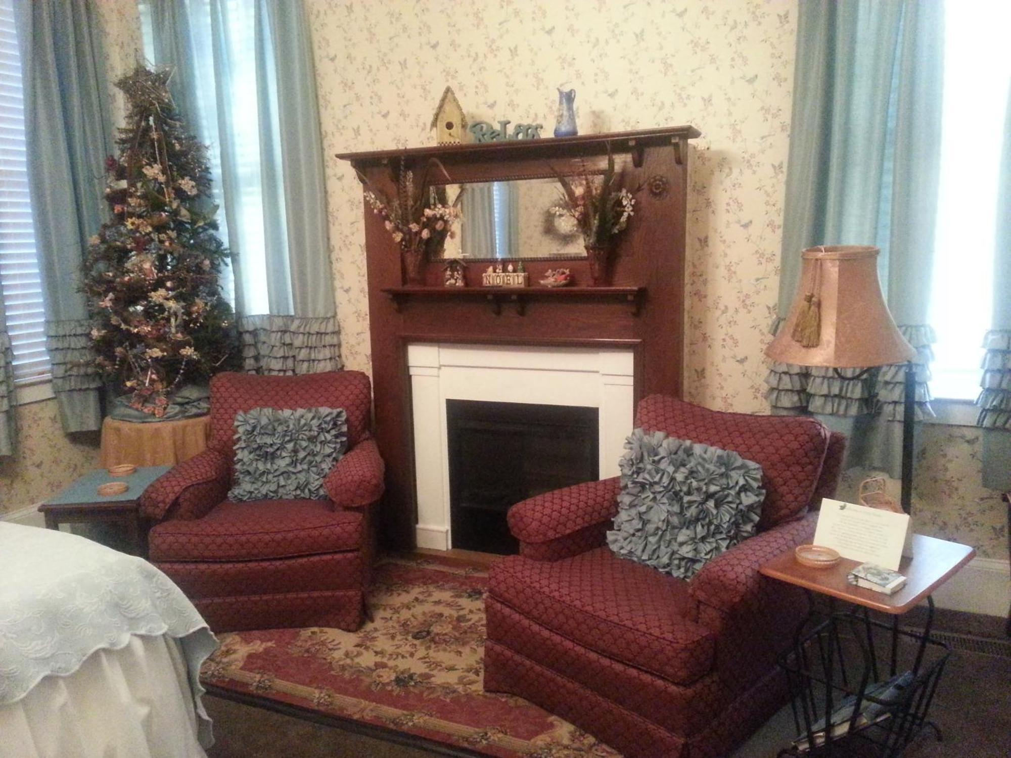 Holly House Of Hamilton Bed & Breakfast Стая снимка