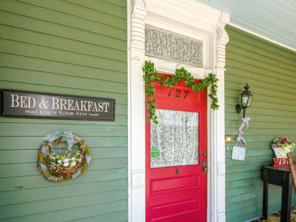 Holly House Of Hamilton Bed & Breakfast Екстериор снимка
